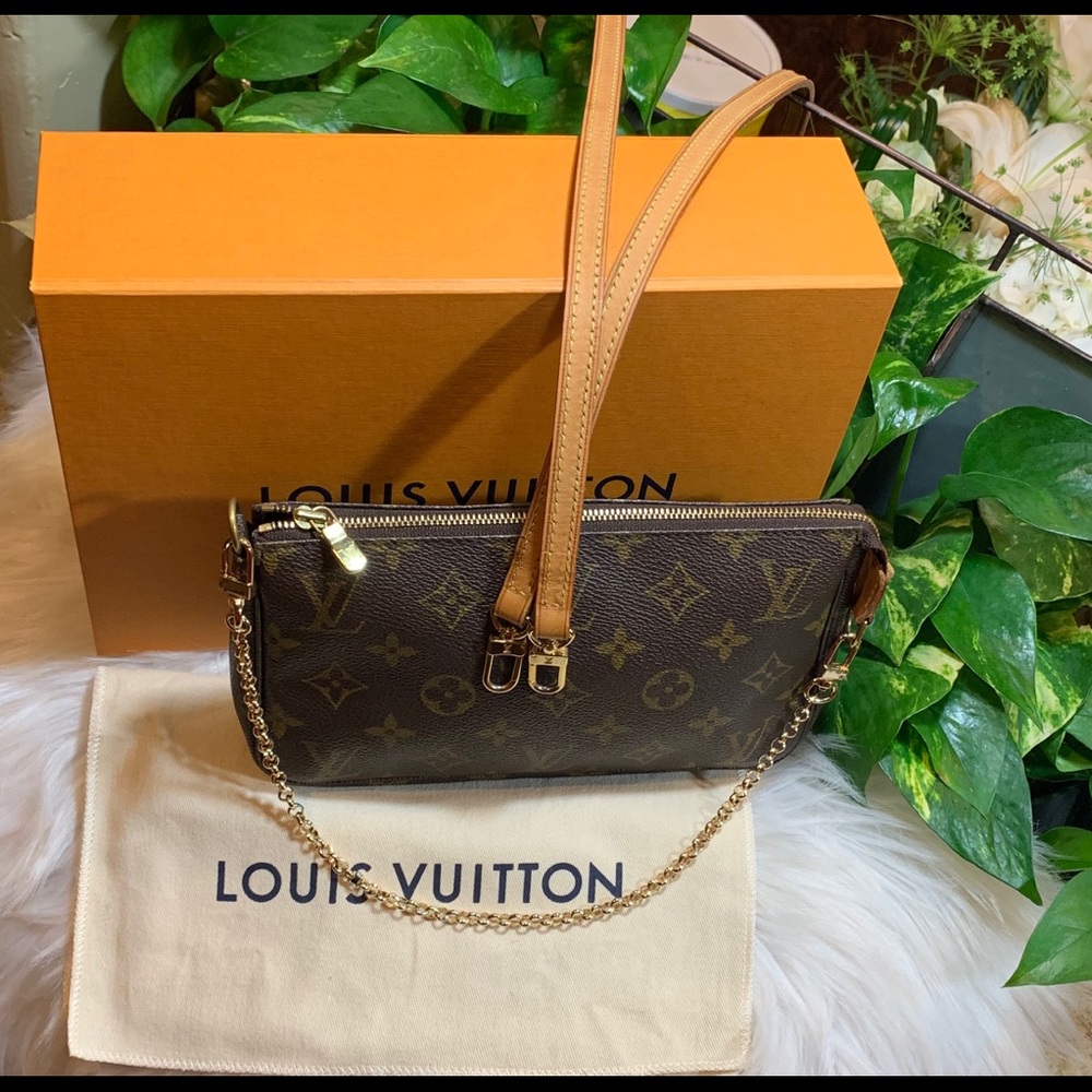❗️SOLD ❗️LV Poche Acce w/ LV strap - Picture 3 of 8